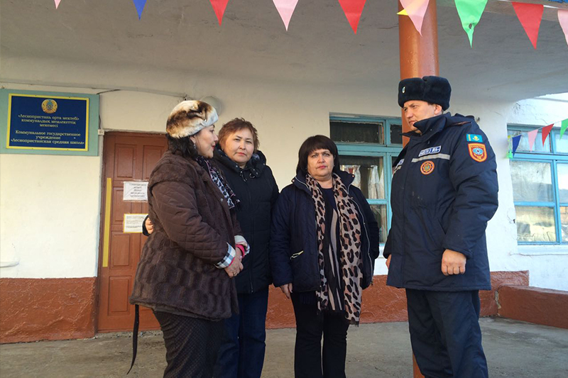 اكىم ورىنباسارى تۇرعىنداردى قۇتقارام دەپ ءجۇرىپ ءوزى سۋعا كەتىپ قالا جازدادى