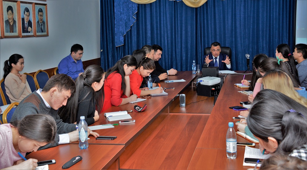 «ەگەمەن اكادەمياسىندا» اسقار وماروۆ شەبەرلىك سىنىبىن وتكىزدى