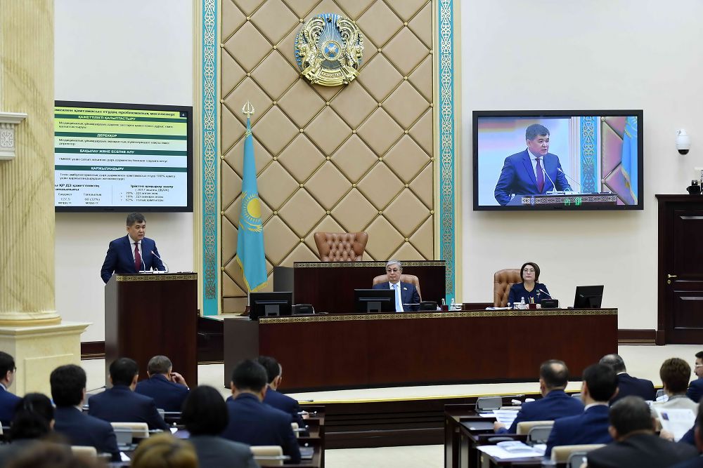 پارلامەنت نازارىندا – ۇلت دەنساۋلىعى