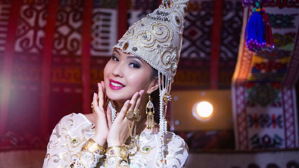 سەگىز سەرىنىڭ تۋعانىنا – 200 جىل: «اجارىڭ اشىق ەكەن اتقان تاڭداي»
