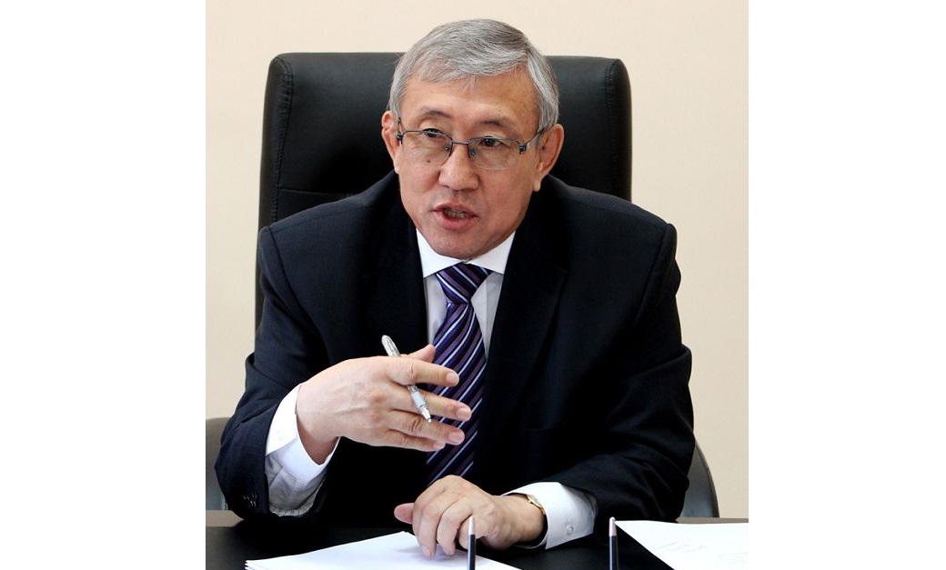 داۋىرمەن قاناتتاس قالامگەر ءۋاليحان قاليجانوۆ