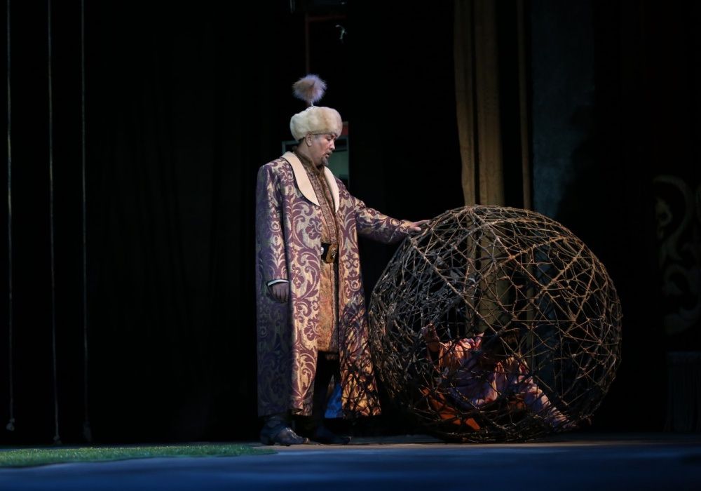 ا.سۇلەي­مەنوۆتىڭ «اداسقاق» پوۆەسى وتىز جىلدان كەيىن دراما­ تىلىمەن ءسوي­لەدى