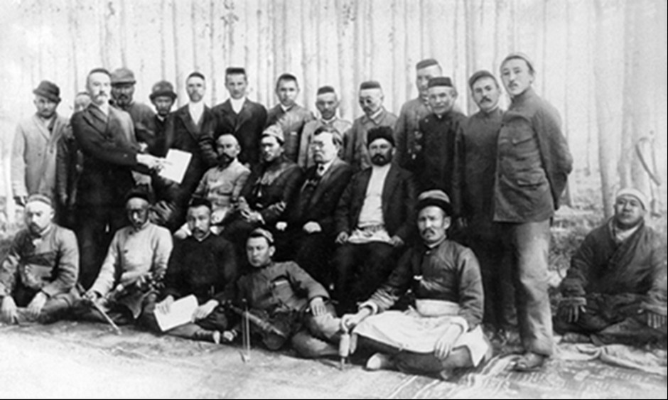 شاۋەشەكتەن جەتكەن جادىگەر