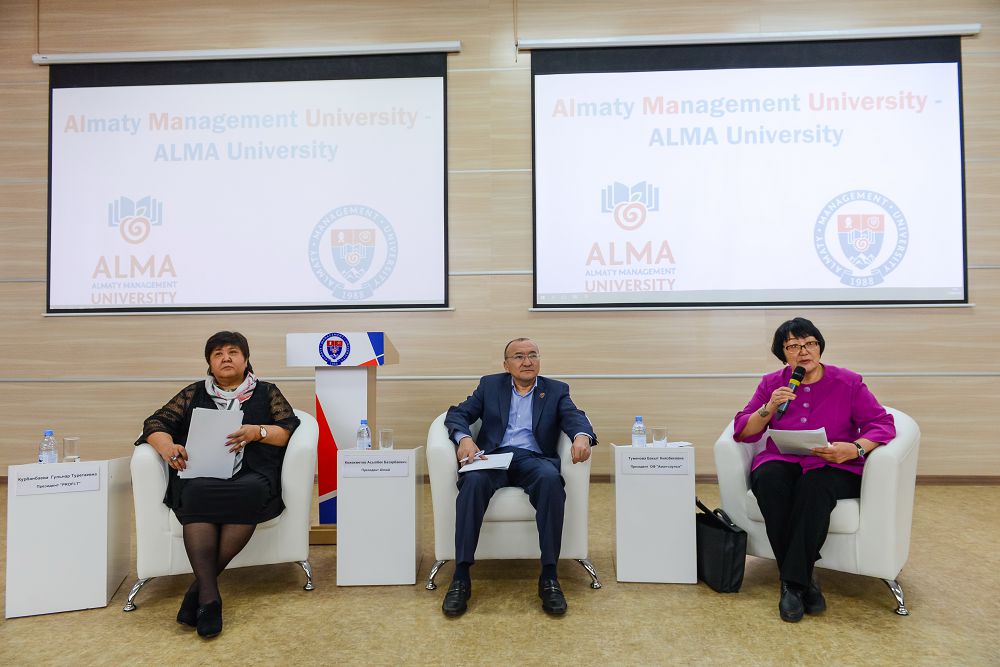 تەمەكىنىڭ زيانىن بىلە تۇرا, باس تارتپايدى