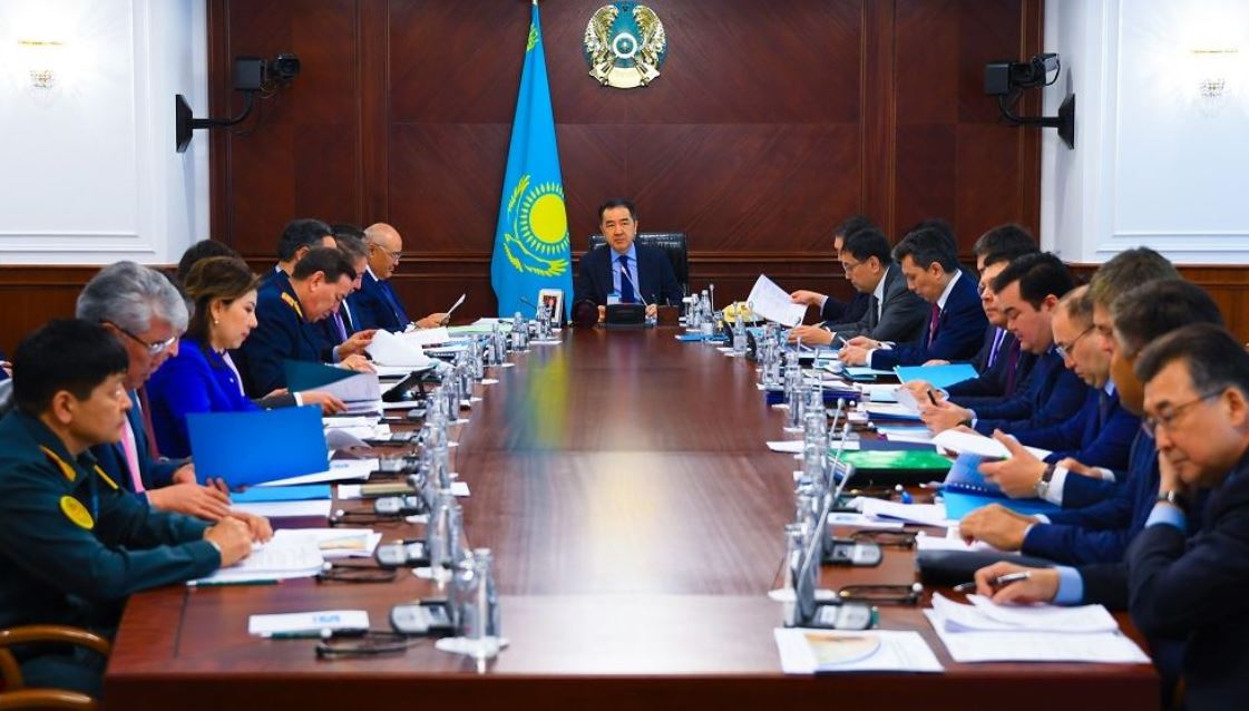 ۇكىمەت باسشىسى جاتاقحانالار قۇرىلىسىن كەڭەيتۋدى تاپسىردى