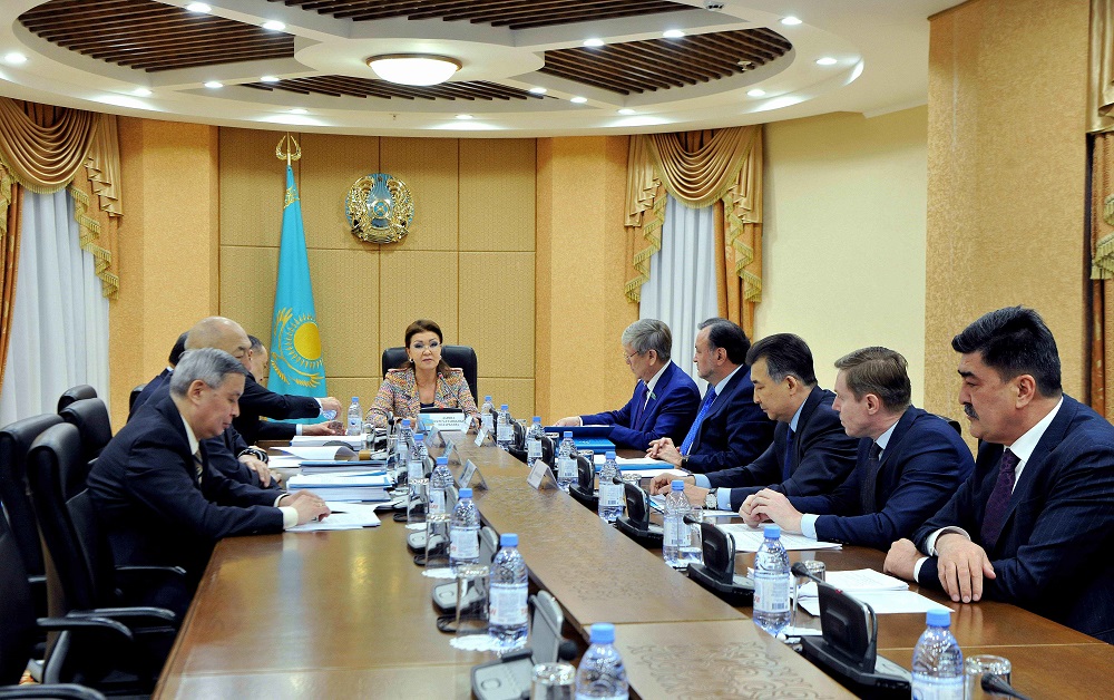 سەناتتا تمد-داعى اقپاراتتىق قاۋىپسىزدىكتى قامتاماسىز ەتۋ تۋرالى زاڭ جوباسى قارالدى