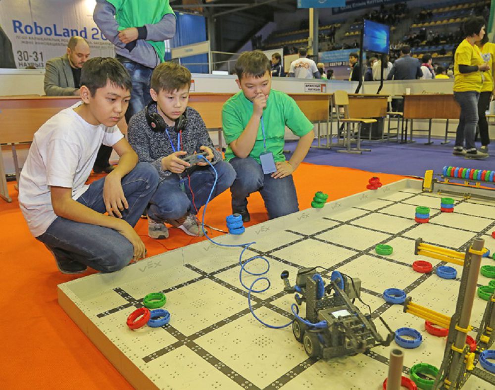 قاراعاندىدا حالىقارالىق «Roboland-2018» فەستيۆالى اياقتالدى