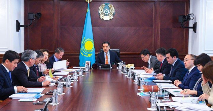 باقىتجان ساعىنتاەۆ وڭىرلەردى دامىتۋ ماسەلەلەرى جونىندە كەڭەس وتكىزدى