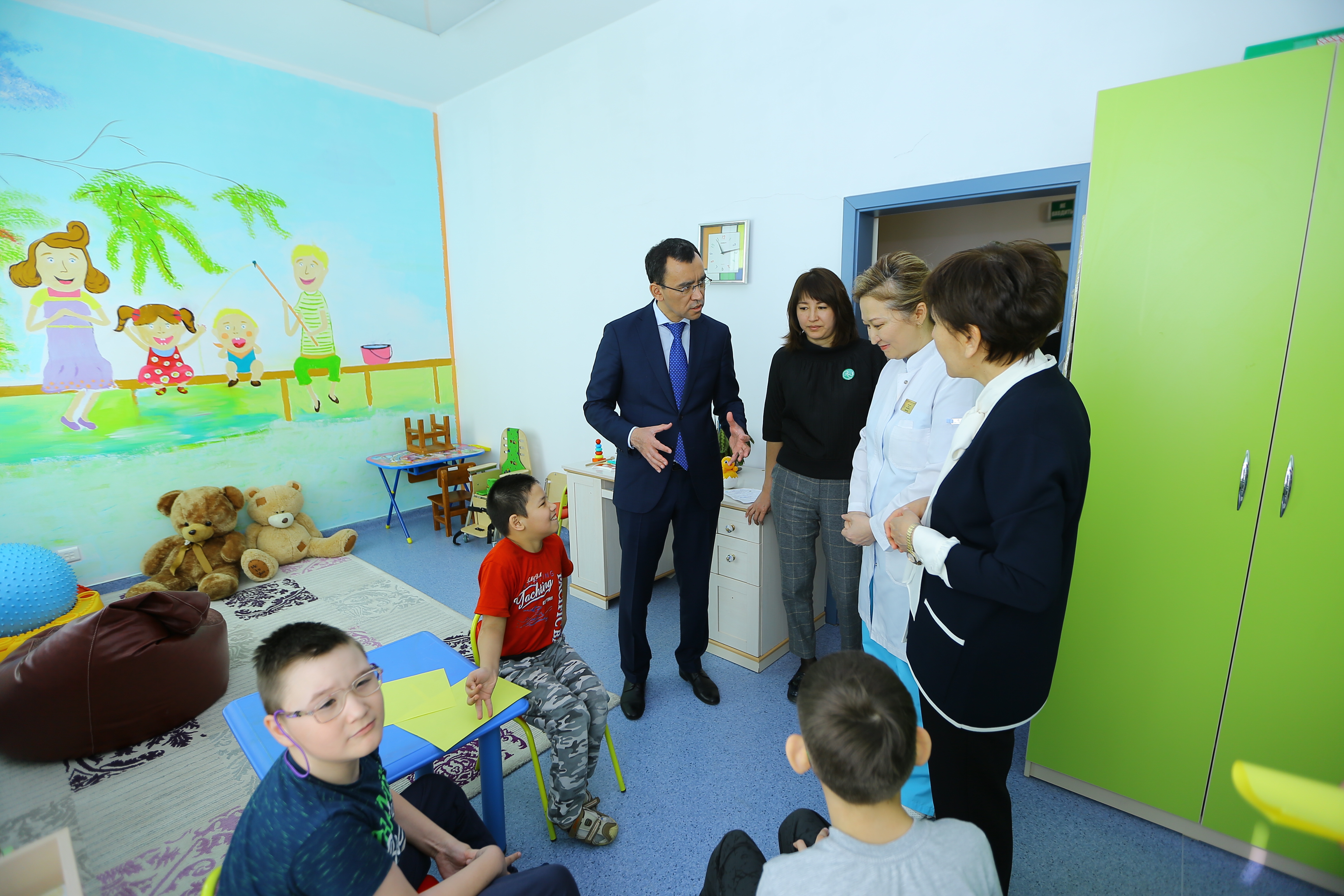 ماۋلەن اشىمباەۆ: «كەدەرگىسىز كەلەشەك» پارتيالىق جوباسى ەداۋىر وزگەرەتىن بولادى