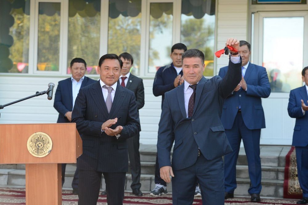 مەتسەناتتىڭ مەكتەبى 