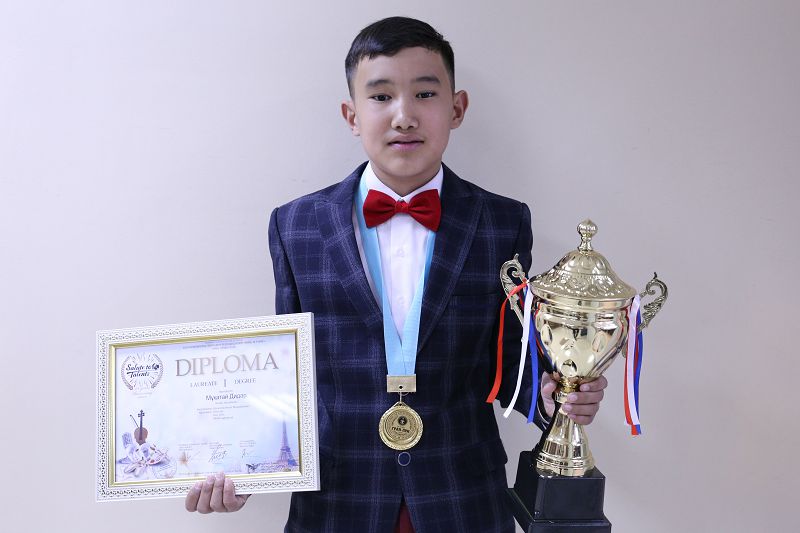 ديدار دا پاريجدە ءان سالدى