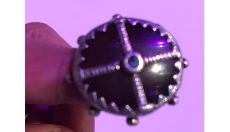 اقان سەرى اقتوقتىعا سىيلاعان جۇزىك