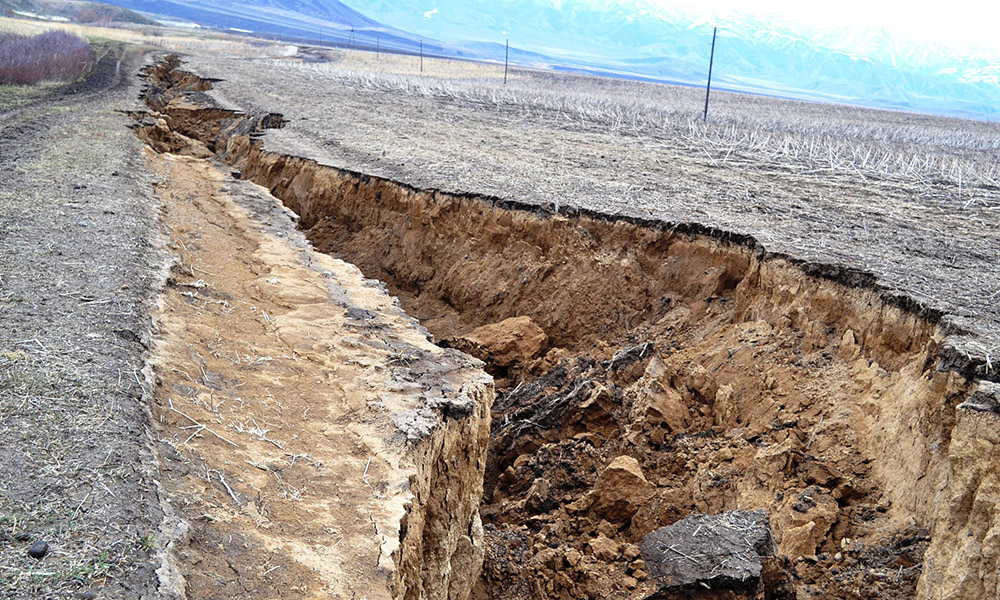 قاتونقاراعايدا قارا جەر قاق ايىرىلدى