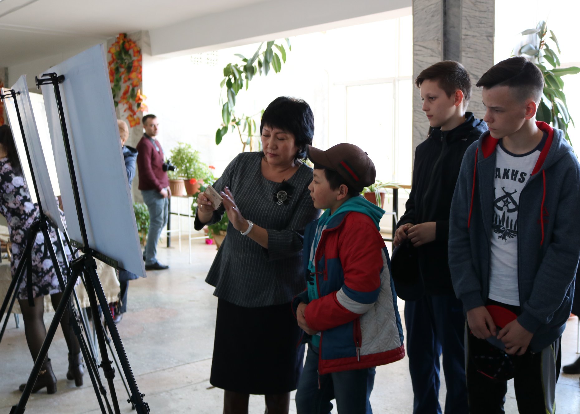 سەمەيدەن باستاۋ العان «Latyn - قۇندى مۇرا» رەترو-كورمەسى ەل ارالاپ قايتتى