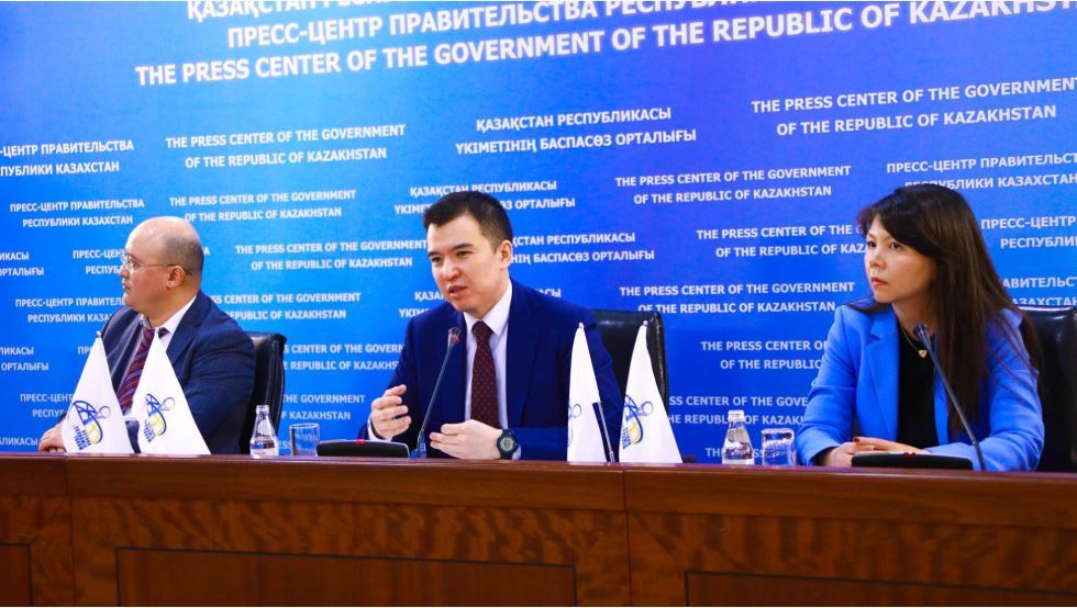 ر. دالەنوۆ: XI استانا ەكونوميكالىق فورۋمى 11 جاھاندىق ماسەلەنى تالقىلايدى 