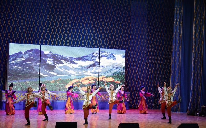 سولتۇستىكقازاقستاندىق جاس بيشىلەر باس جۇلدەمەن ورالدى