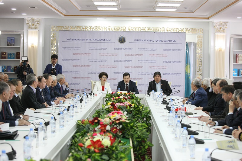 استانادا شىڭعىس ايتماتوۆتىڭ 90 جىلدىعىنا ارنالعان حالىقارالىق فورۋم ءوتىپ جاتىر