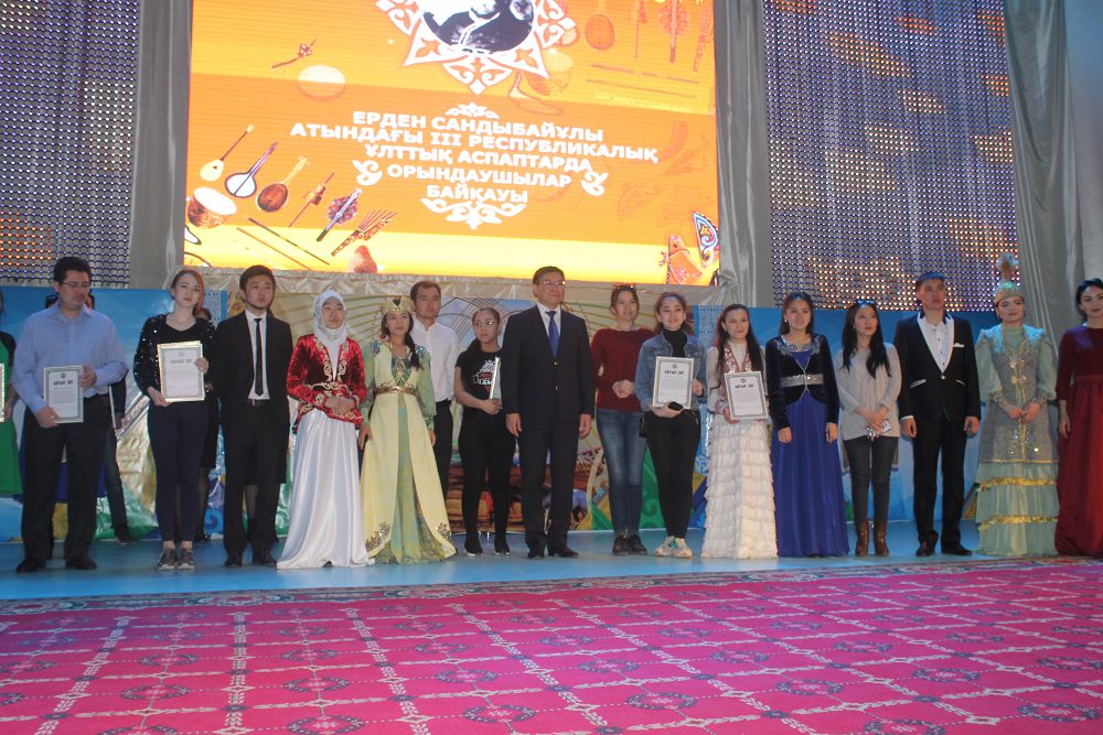 ەردەن سان­دىباي ۇلى اتىنداعى ءداستۇرلى ءىىى رەسپۋبليكالىق بايقاۋ ءوتتى
