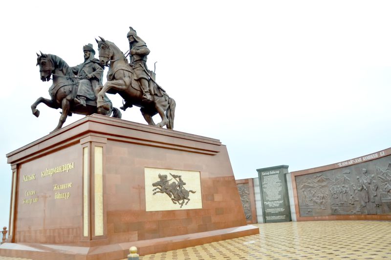 قازىعۇرتتا «باتىر بابالار» مەموريالدىق كەشەنىنىڭ اشىلۋ سالتاناتى ءوتتى
