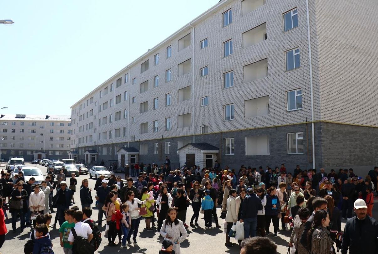 اتىراۋدا 300 وتباسى «نۇرلى جەر» باعدارلاماسى ارقىلى پاتەر الدى