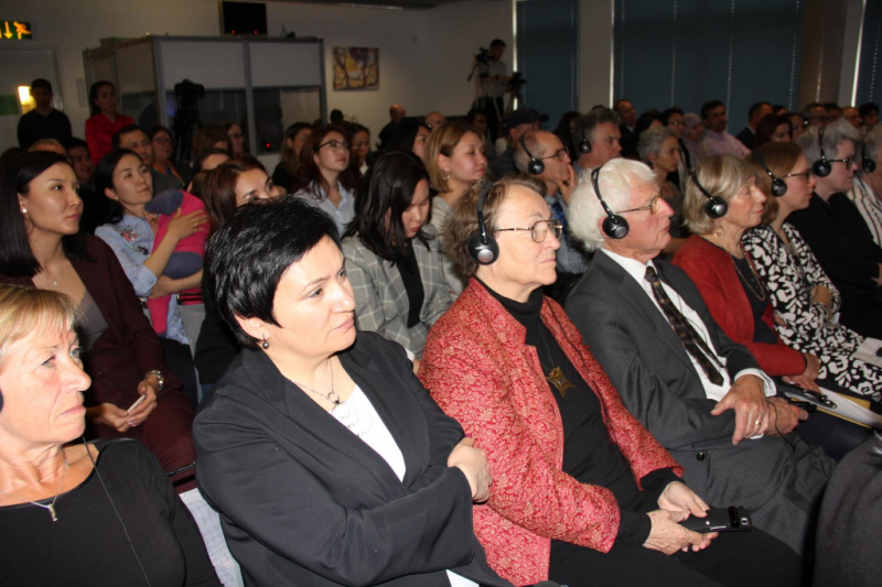 كەمبريدج ۋنيۆەرسيتەتىندە نازارباەۆ زياتكەرلىك مەكتەپتەرىنىڭ كۇندەرى ءوتتى