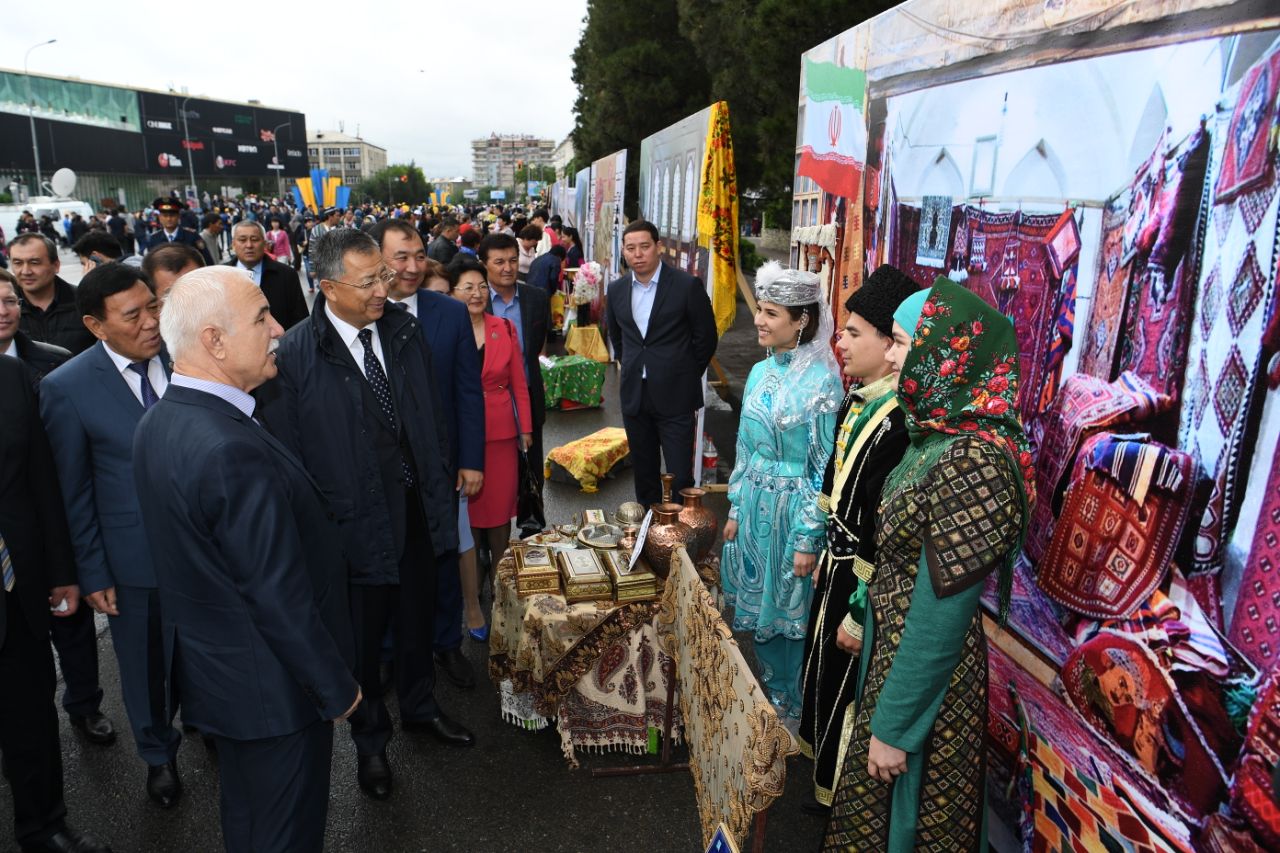 وقو-دا جۇزدەن استام ۇلت پەن  ۇلىس وكىلدەرى مەرەكەنى اتاپ ءوتتى