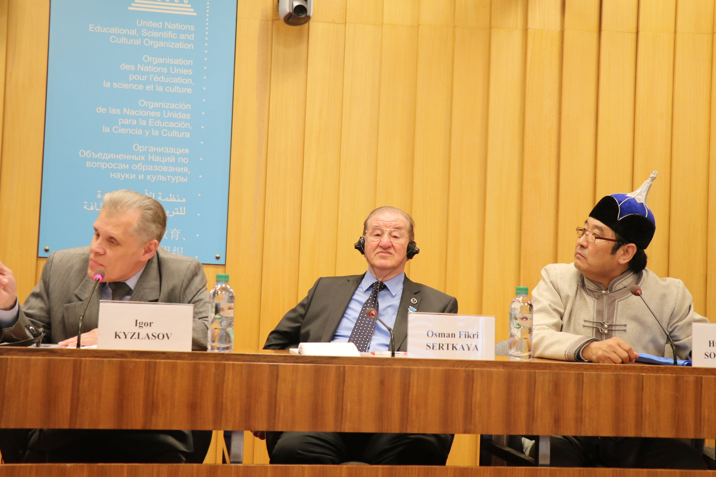 تۇركى جازبا ەسكەرتكىشتەرىنىڭ تاريحى تالقىلاندى