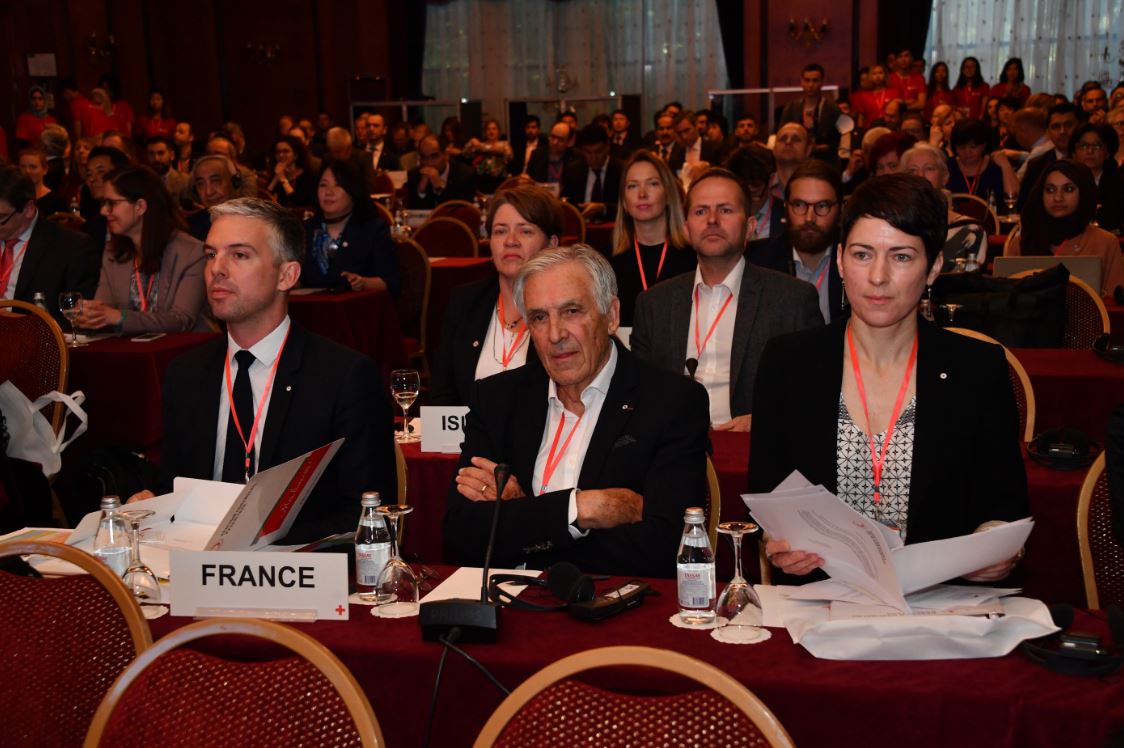 الماتىدا 54 ەل قىزىل كرەست پەن قىزىل جارتى ايدىڭ حالىقارالىق دەكلاراتسياسىن قابىلدادى