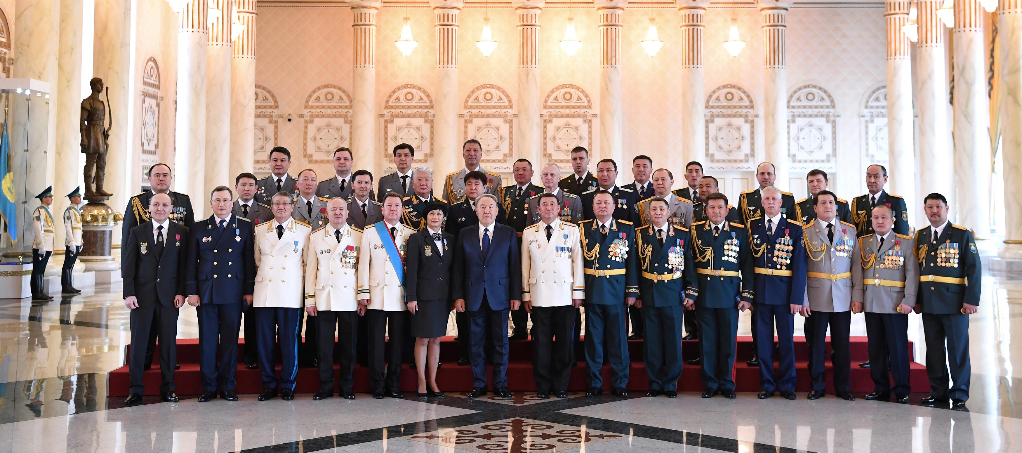 ەلباسى جوعارى اسكەري, ارناۋلى اتاقتار مەن مەملەكەتتىك ناگرادالار تاپسىرۋ راسىمىنە قاتىستى



