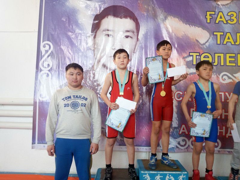 كوكشەتاۋدا كۇرەستەن تالعات عازيزوۆتى ەسكە الۋعا ارنالعان جارىس ءوتتى 