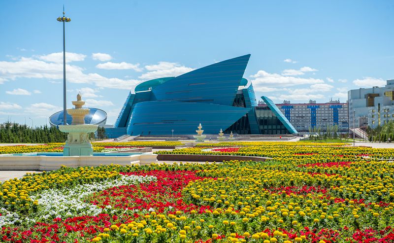 ەل مەن ەلدى تابىستىراتىن الاڭ
