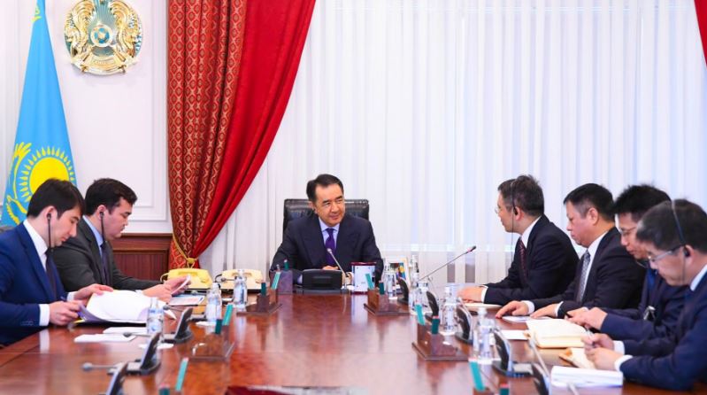 ۇكىمەت ۇيىندە ىنتىماقتاستىق ماسەلەلەرى تالقىلاندى
