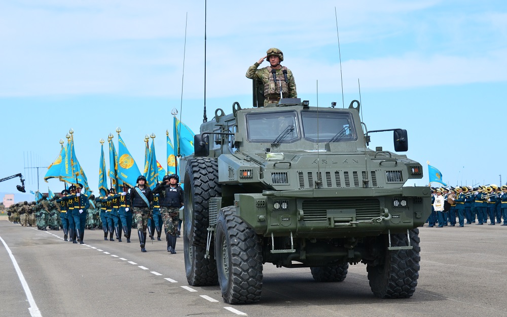 جامبىل وبلىسىندا جاۋىنگەرلىك پاراد ءوتتى (فوتو)