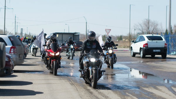 قوستانايدا موتوتسيكلشىلەر ماۋسىمى باستالدى