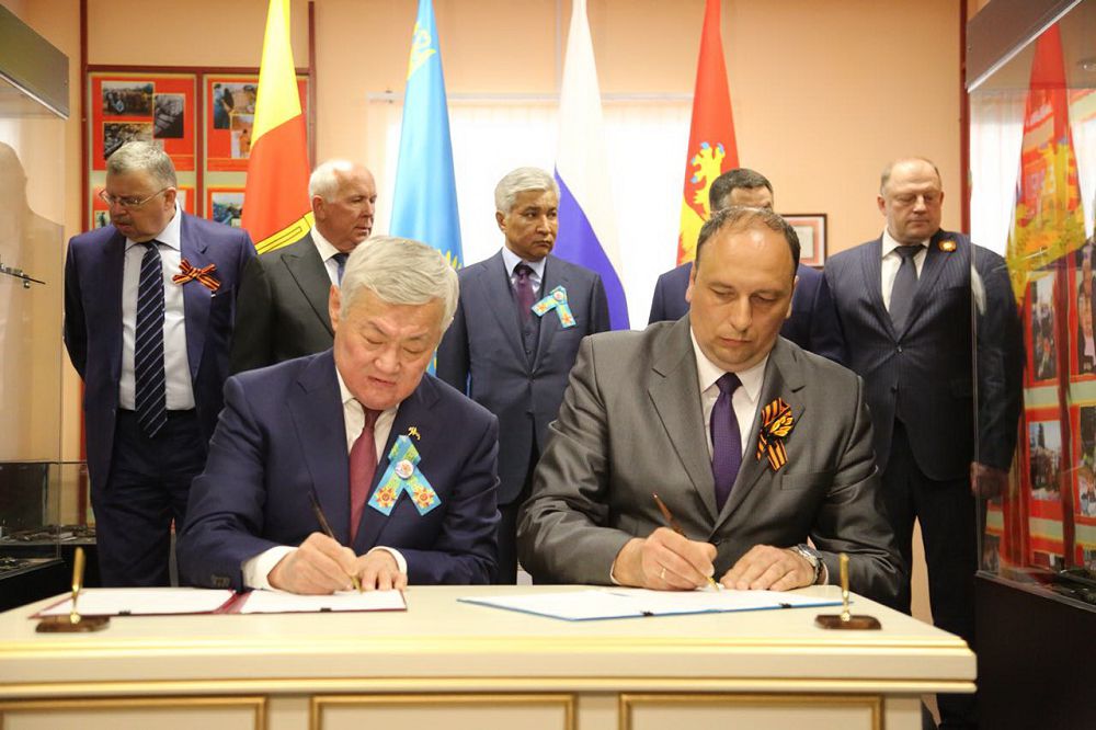 رجەۆ قا­لاسىنداعى مەموريالدىق كەشەن جاڭعىرتىلدى