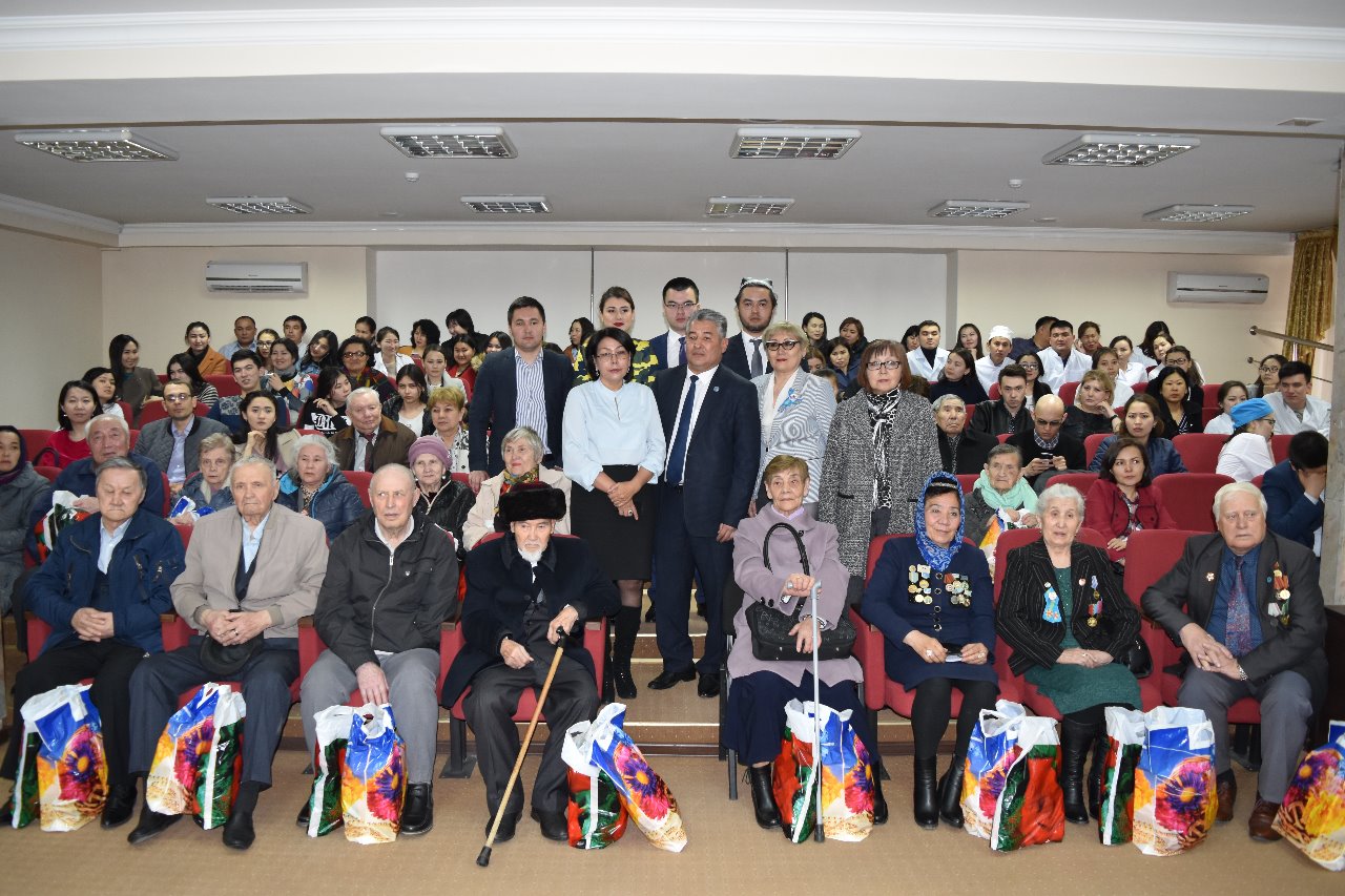 استانا مەديتسينا ۋنيۆەرسيتەتىنىڭ ستۋدەنتتەرى ۇوس ارداگەرلەرىمەن كەزدەستى