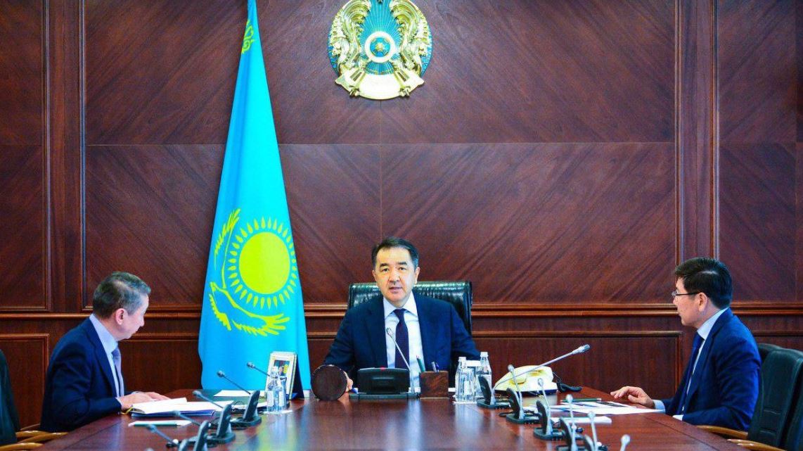 ۇكىمەت باسشىسى ەڭبەك جانە الەۋمەتتىك سالالاردى تسيفرلاندىرۋ جونىندە كەڭەس وتكىزدى