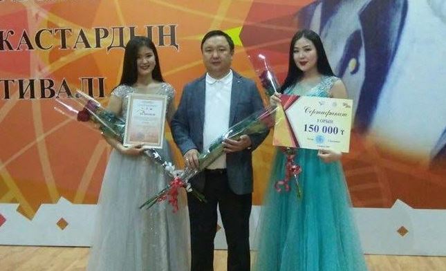 قىزدار ۋنيۆەرسيتەتىنىڭ ستۋدەنتتەرى رەسپۋبليكالىق فەستيۆالدىڭ جەڭىمپازى اتاندى