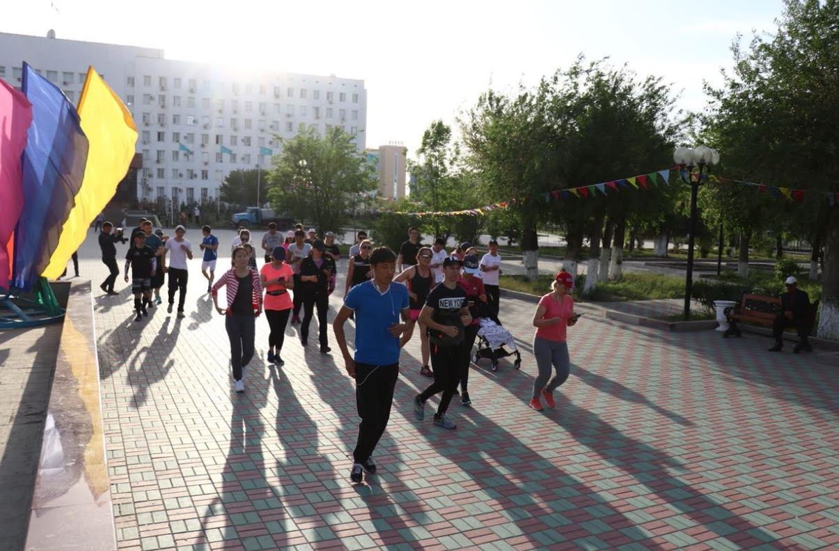 اتىراۋ وبلىسىندا جىل سايىنعى مارافونعا 3 مىڭعا جۋىق تۇرعىن  قاتىسادى