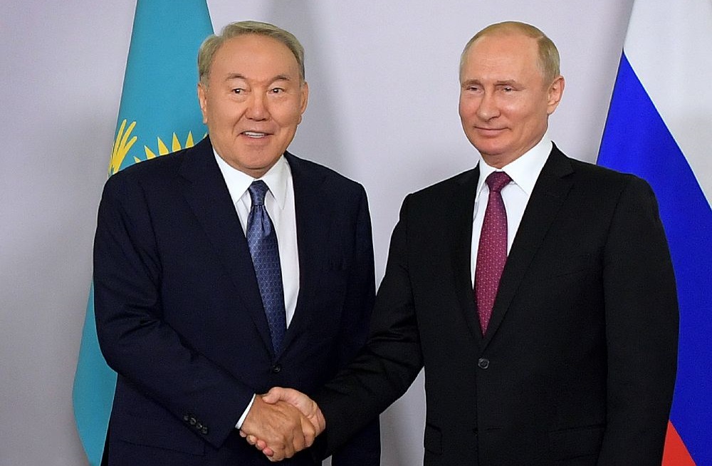 ەلباسى رەسەي پرەزيدەنتىمەن كەزدەستى