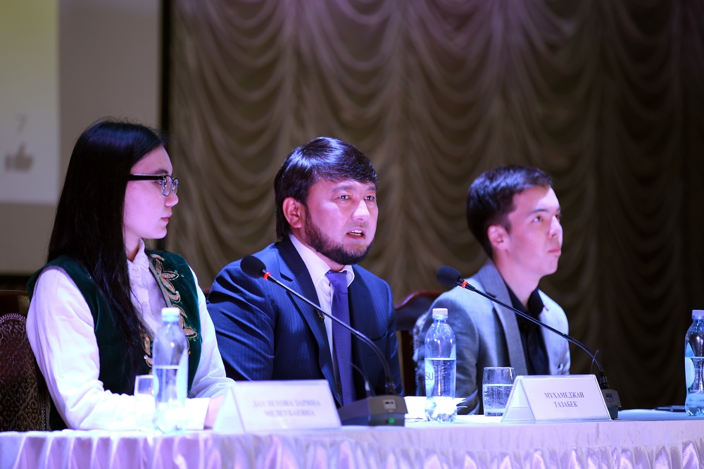 قىزدار ۋنيۆەرسيتەتىندە تاعىلىمدى كەزدەسۋ ءوتتى