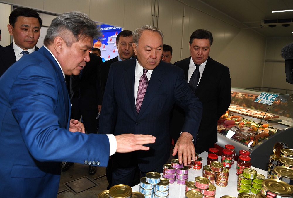 قازاقستان پرەزيدەنتى «جايىق اگرو LTD» جاۋاپكەرشىلىگى شەكتەۋلى سەرىكتەستىگىنىڭ زاۋىتىنا باردى