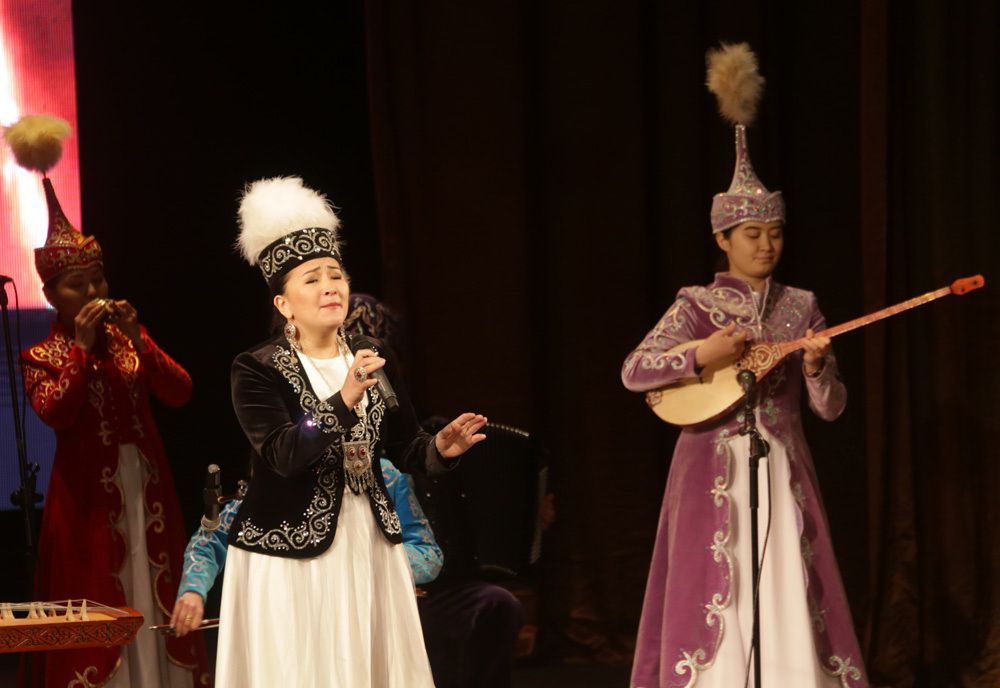 جىرشى-جىراۋلار ارقادا باس قوستى