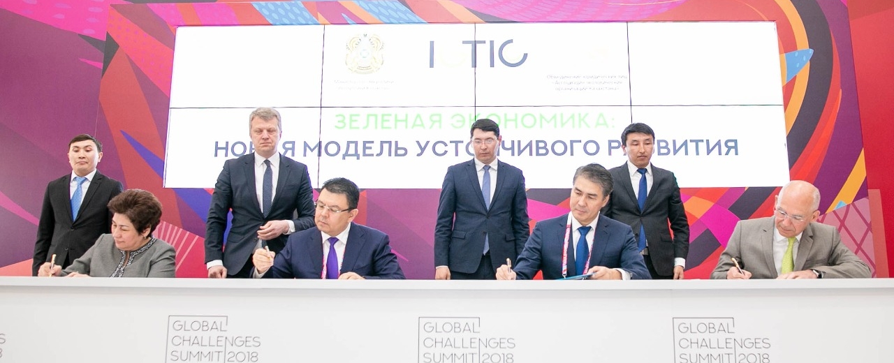 استانا مەكتەپتەرىندە العاش رەت كۇن فوتوەلەكترلىك جۇيەسى ورناتىلادى