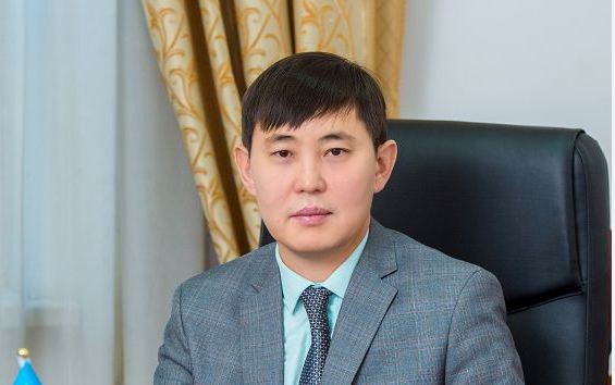 كاسپي مەن قارا تەڭىزدەردى جالعاۋ كىمگە ءتيىمدى؟
