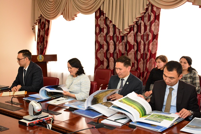 بۋراباي ۇلتتىق پاركىنە ارنالعان «A day in Burabay» بىرەگەي فوتوالبومى جارىق كوردى