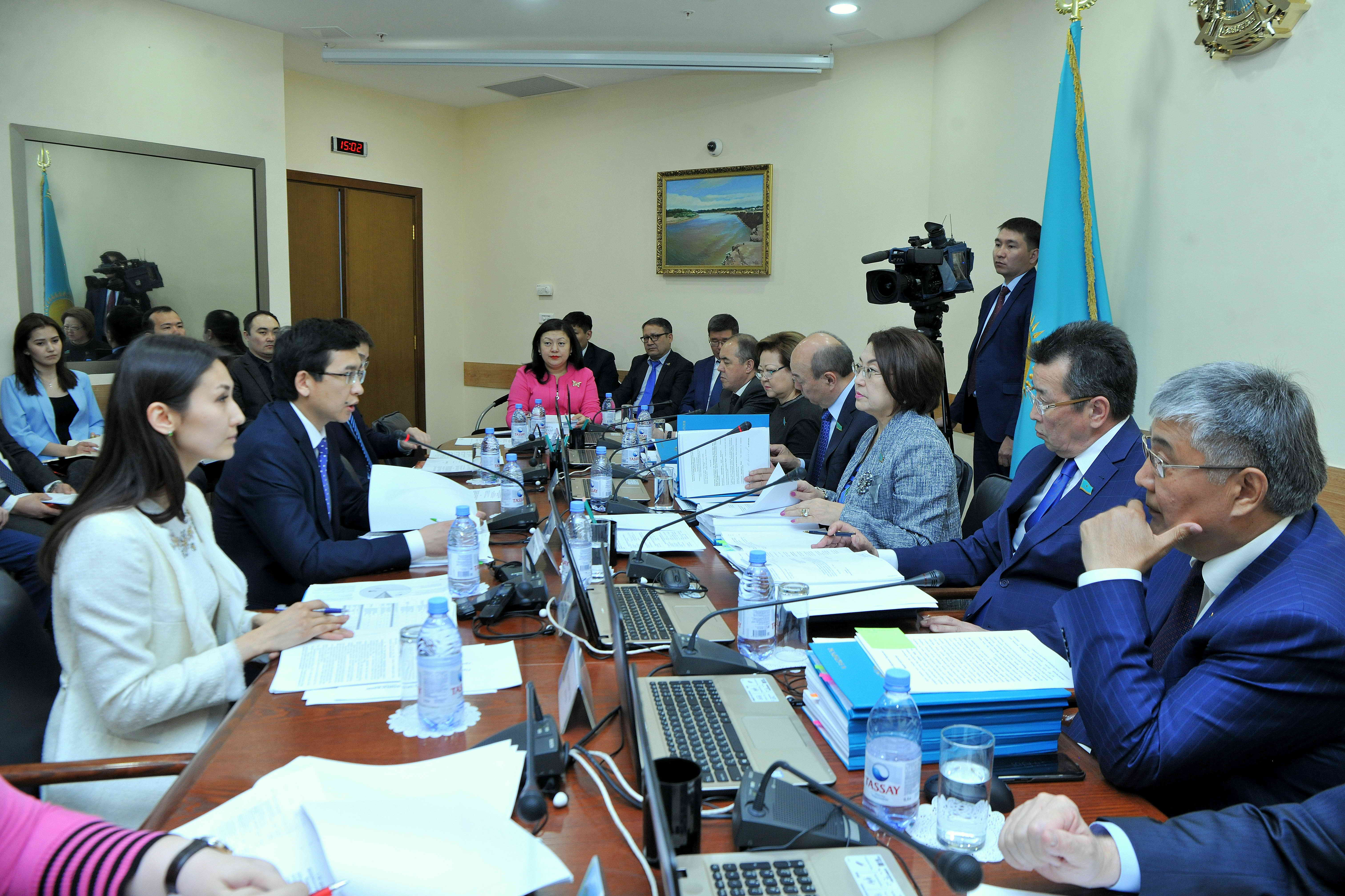 قازاقستان مەن حالىقارالىق ققدب اراسىنداعى قارىز تۋرالى كەلىسىم تۋرالى زاڭ جوباسى قارالدى