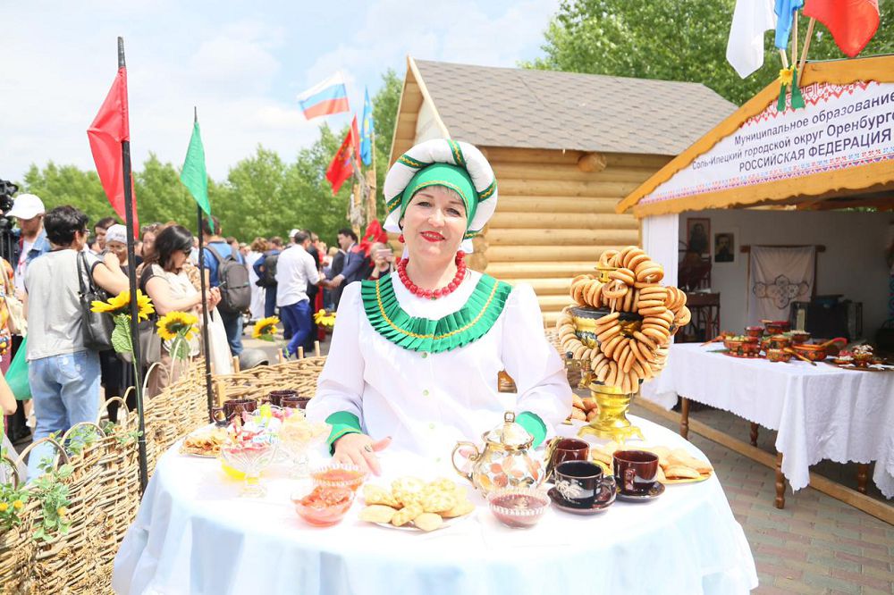 استا­نا­نىڭ 20 جىلدىعىنا ارنالعان كەرۋەن ەلورداعا بەت تۇزەدى