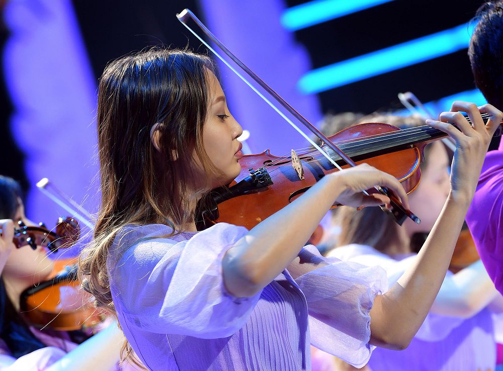 21 مامىر – مادەنيەت جانە ونەر قىزمەت­كەرلەرىنىڭ كۇنى