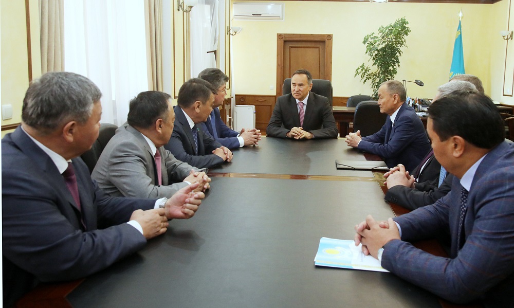 سەناتورلار سۋارمالى جەرلەردى پايدالانۋدى تارتىپكە كەلتىرۋگە شاقىردى